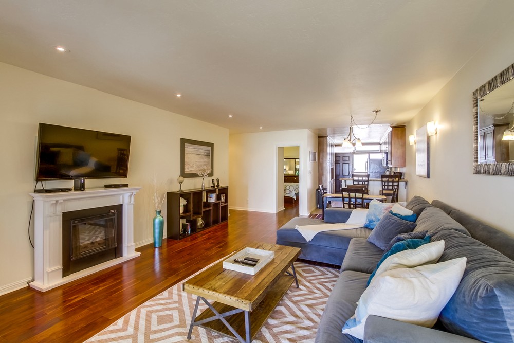 Virtual tour photo 13 of 28 for 3755 Ocean Front Walk #1