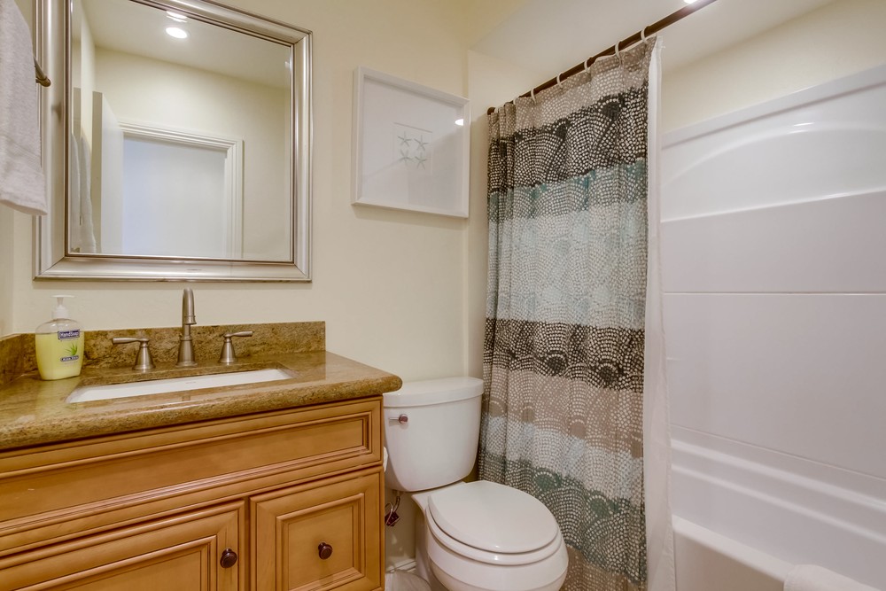 Virtual tour photo 21 of 28 for 3755 Ocean Front Walk #1