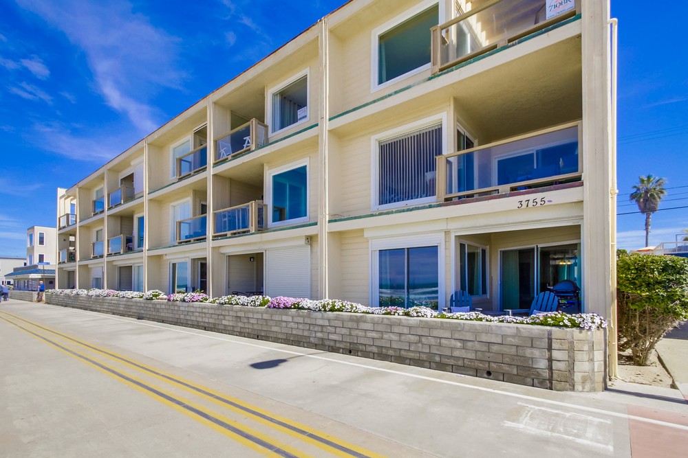 Virtual tour photo 27 of 28 for 3755 Ocean Front Walk #1