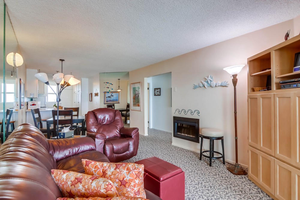 Virtual tour photo 5 of 33 for 3755 Ocean Front Walk