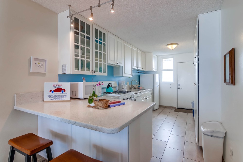 Virtual tour photo 9 of 33 for 3755 Ocean Front Walk