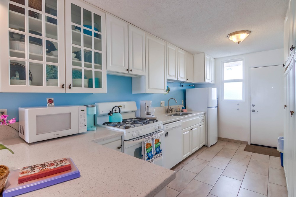 Virtual tour photo 12 of 33 for 3755 Ocean Front Walk
