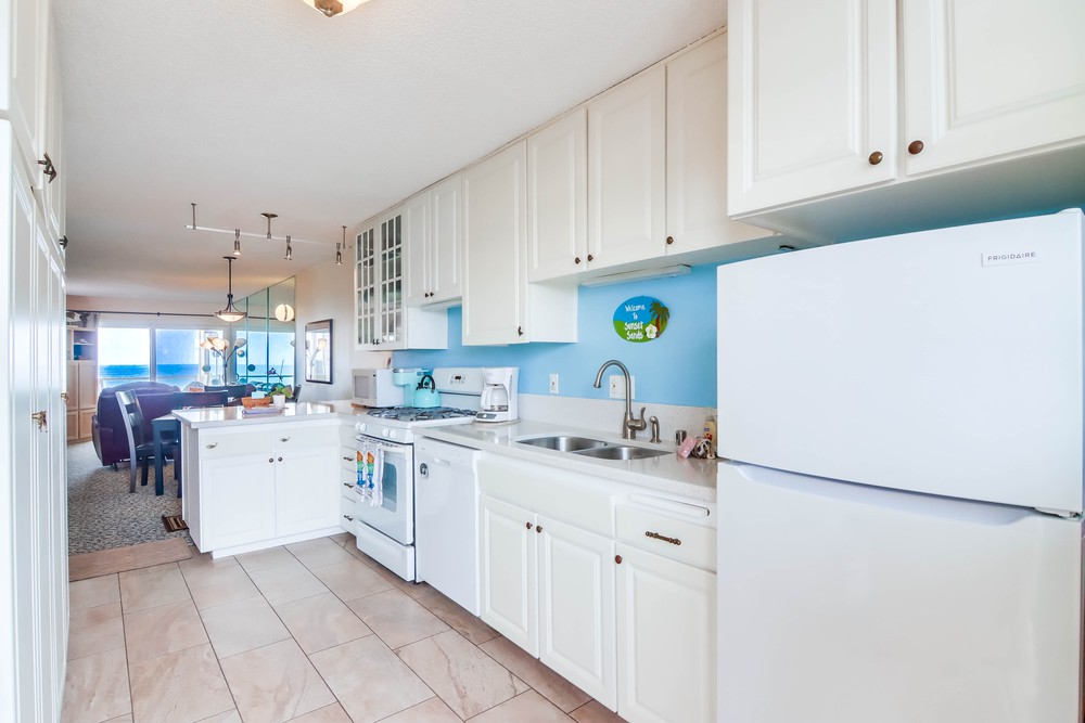 Virtual tour photo 13 of 33 for 3755 Ocean Front Walk