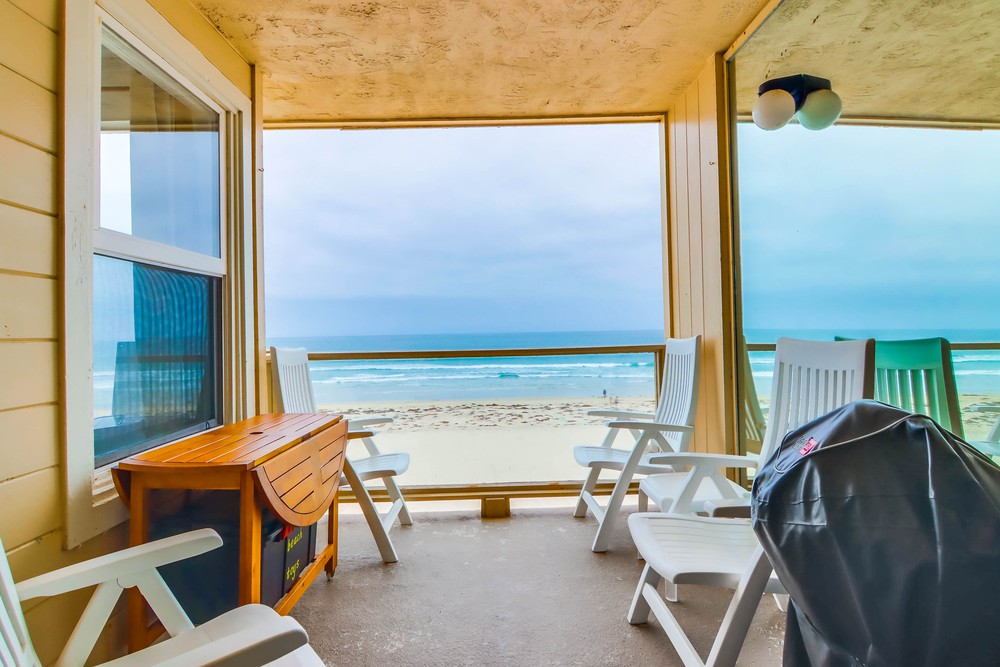 Virtual tour photo 16 of 33 for 3755 Ocean Front Walk