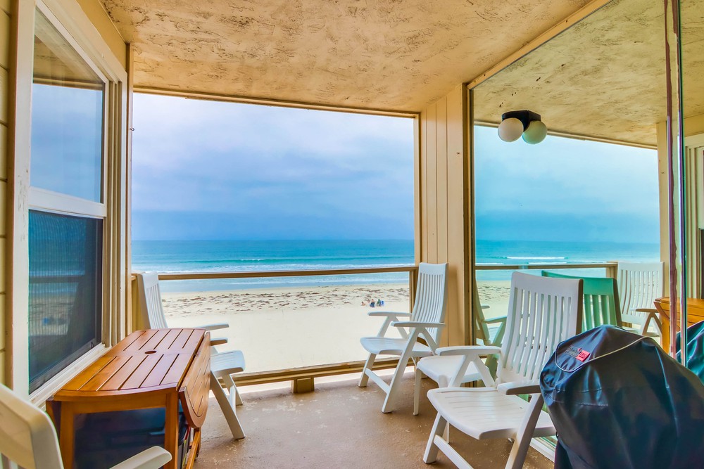 Virtual tour photo 17 of 33 for 3755 Ocean Front Walk