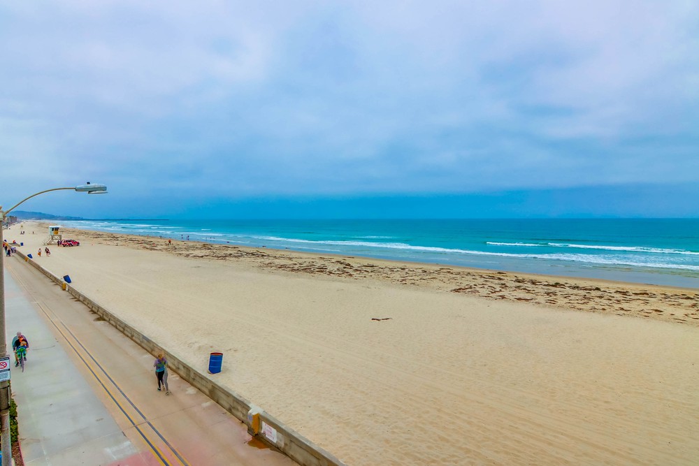 Virtual tour photo 18 of 33 for 3755 Ocean Front Walk