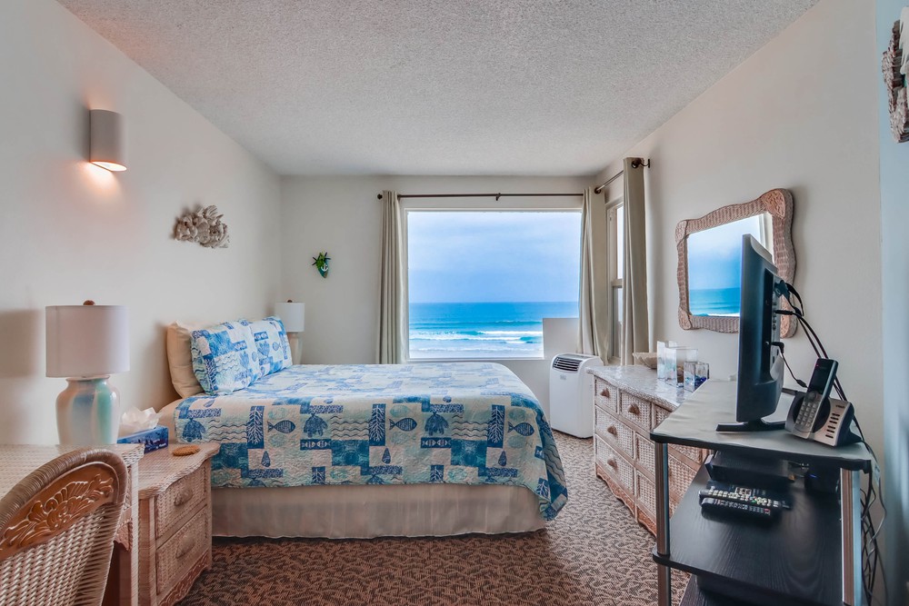 Virtual tour photo 22 of 33 for 3755 Ocean Front Walk