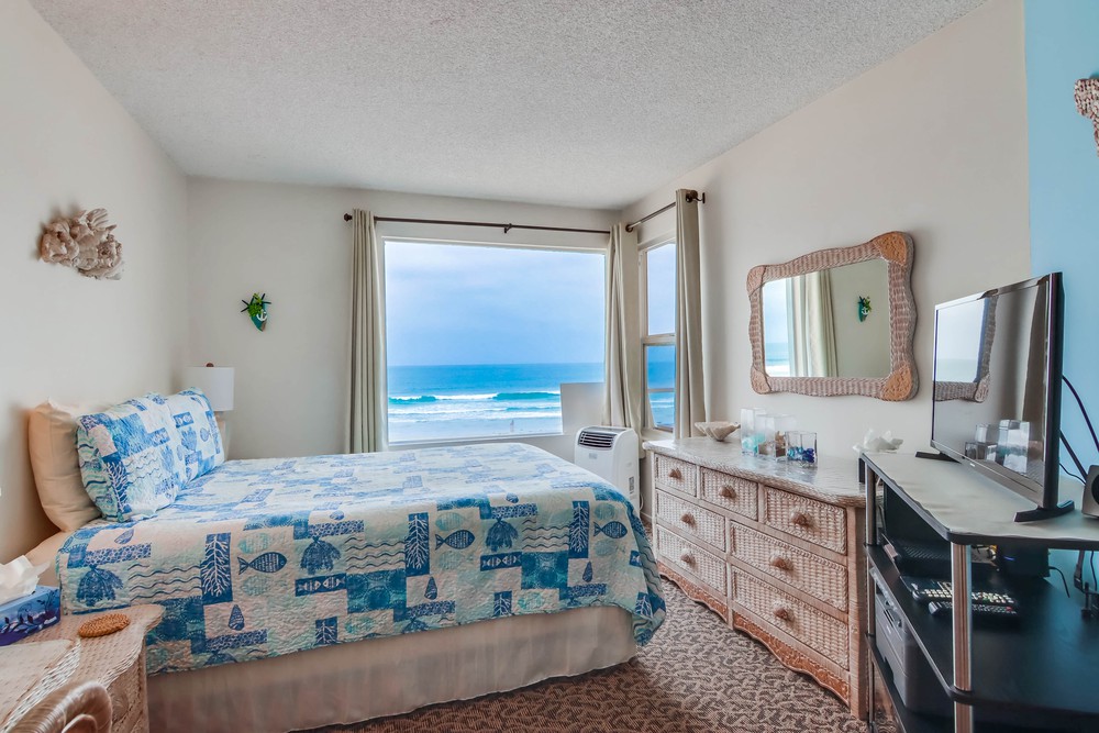 Virtual tour photo 23 of 33 for 3755 Ocean Front Walk