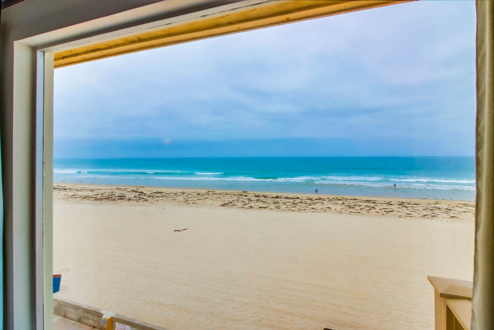 Virtual tour photo 27 of 33 for 3755 Ocean Front Walk