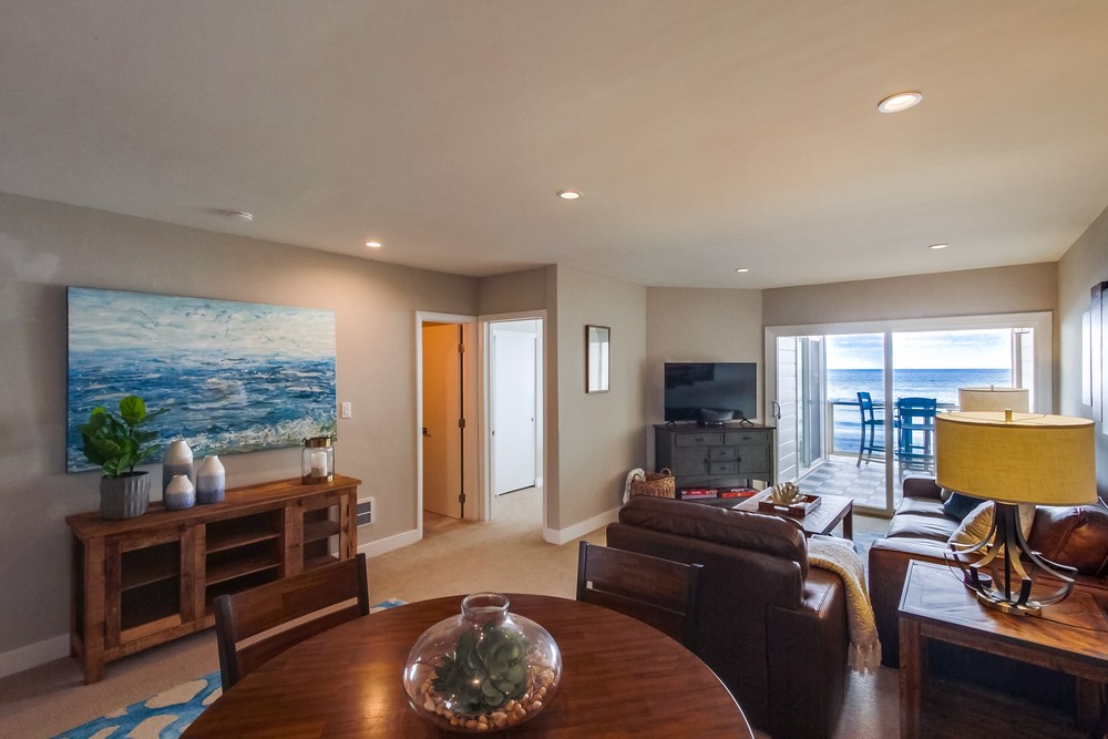 Virtual tour photo 7 of 28 for 3755 Ocean Front Walk #8