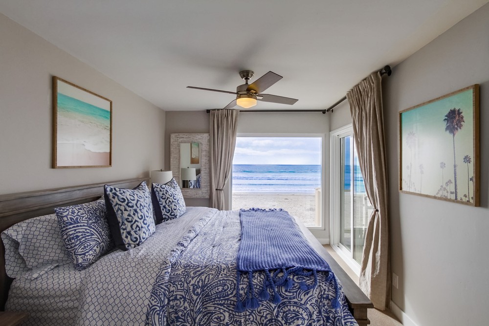 Virtual tour photo 17 of 28 for 3755 Ocean Front Walk #8