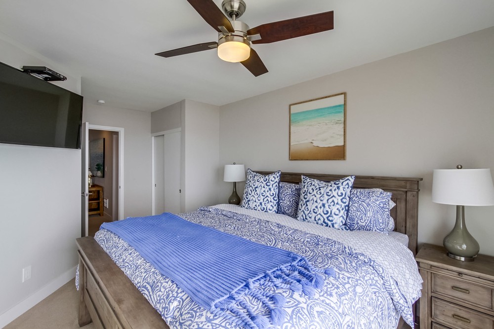 Virtual tour photo 18 of 28 for 3755 Ocean Front Walk #8