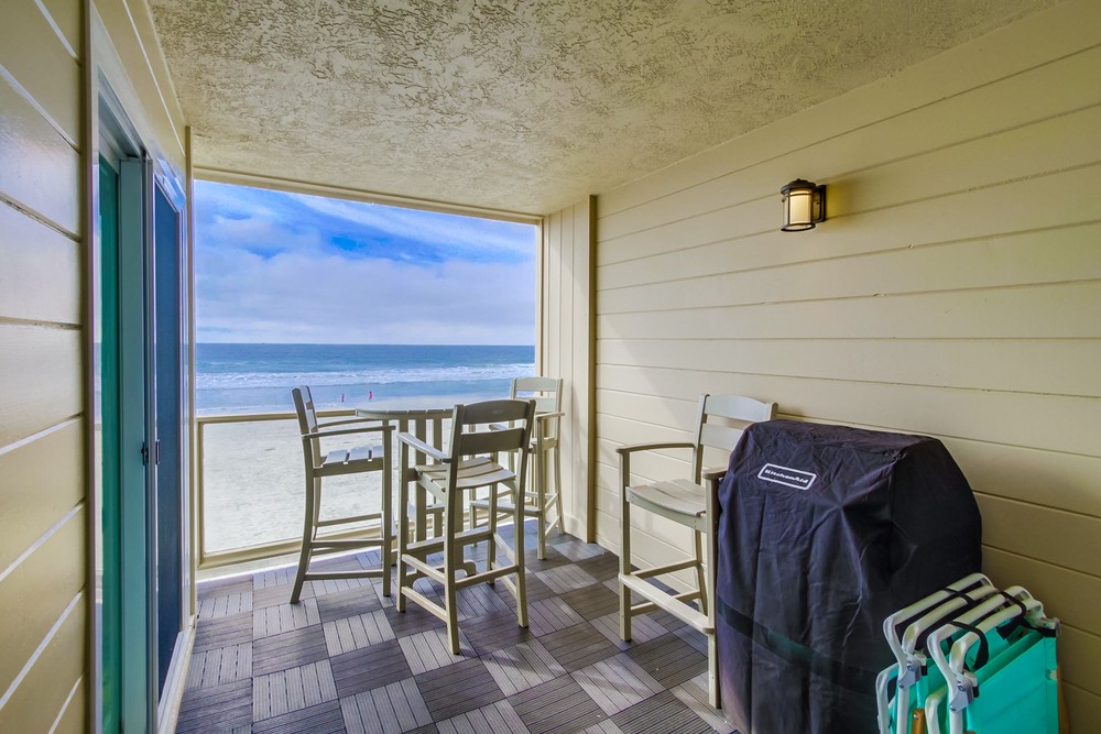 Virtual tour photo 21 of 28 for 3755 Ocean Front Walk #8