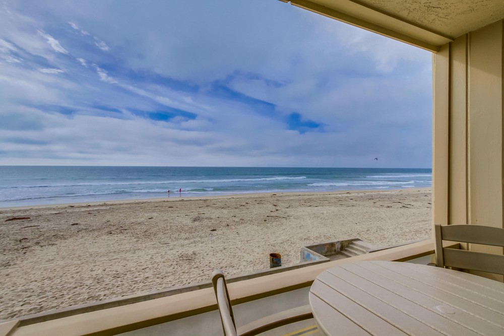 Virtual tour photo 24 of 28 for 3755 Ocean Front Walk #8