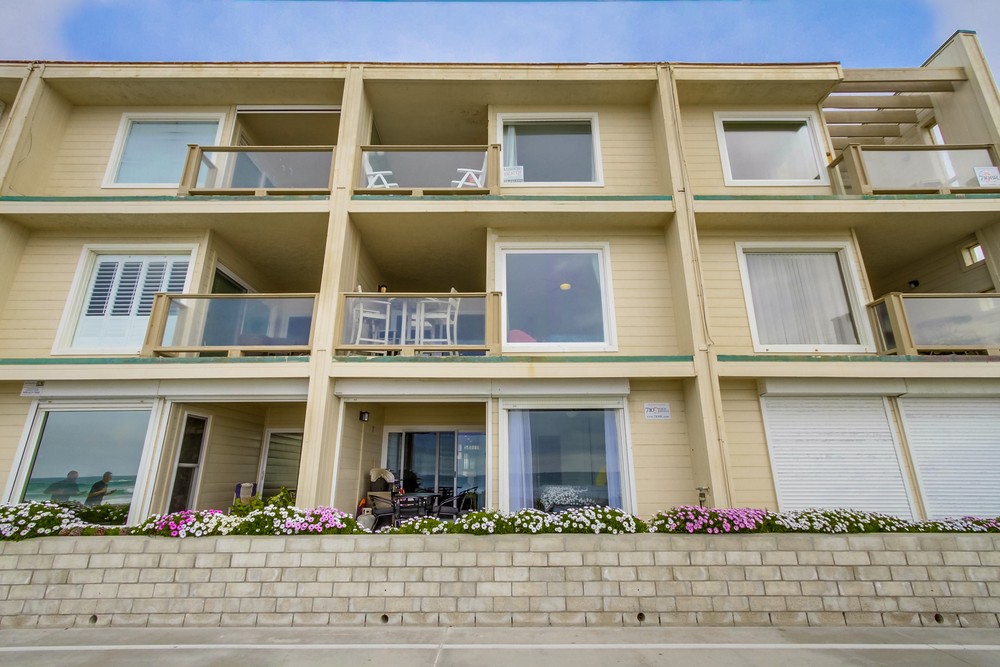 Virtual tour photo 26 of 28 for 3755 Ocean Front Walk #8