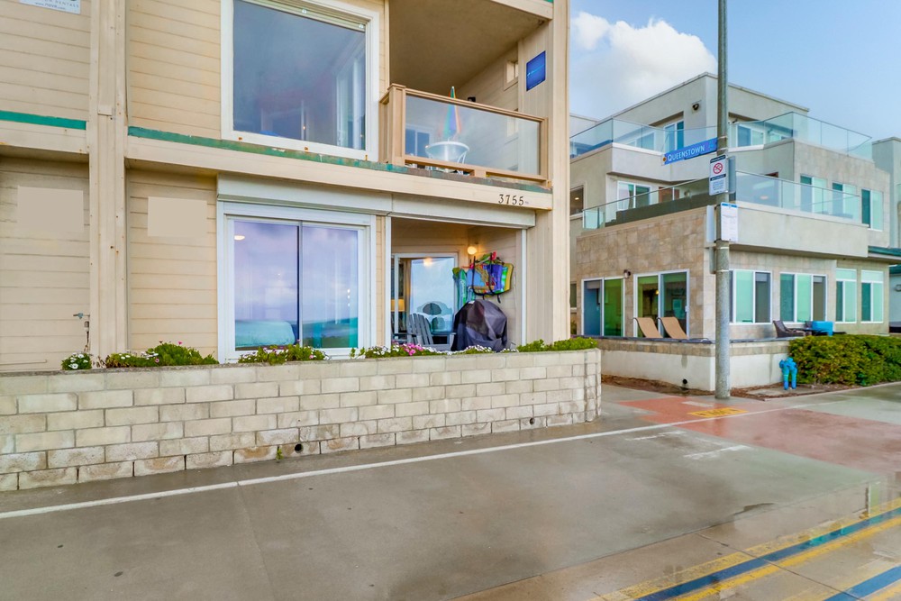 Virtual tour photo 4 of 46 for 3755 Ocean Front Walk UNIT 1