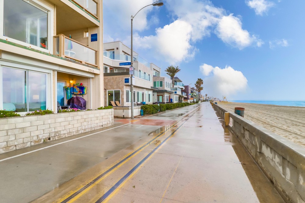 Virtual tour photo 5 of 46 for 3755 Ocean Front Walk UNIT 1