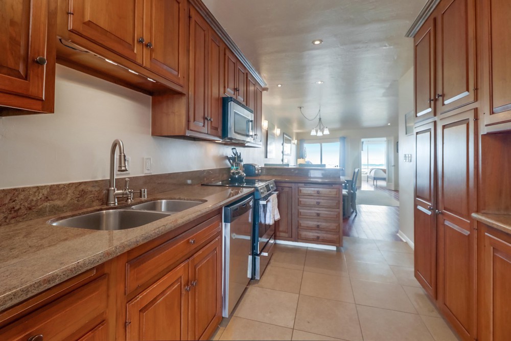 Virtual tour photo 23 of 46 for 3755 Ocean Front Walk UNIT 1