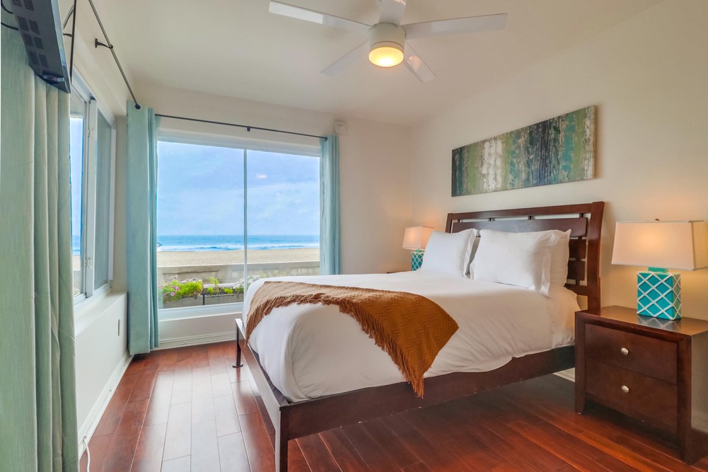 Virtual tour photo 25 of 46 for 3755 Ocean Front Walk UNIT 1