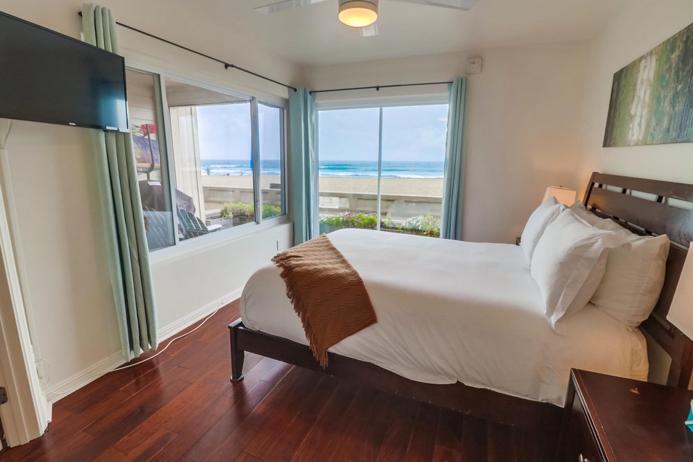 Virtual tour photo 27 of 46 for 3755 Ocean Front Walk UNIT 1