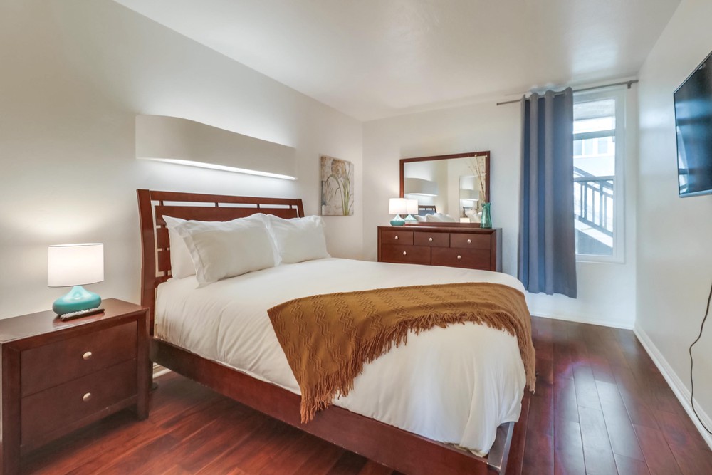 Virtual tour photo 32 of 46 for 3755 Ocean Front Walk UNIT 1