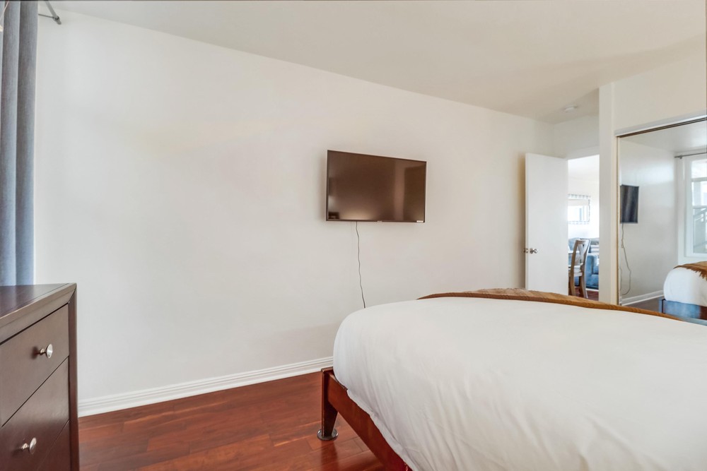 Virtual tour photo 35 of 46 for 3755 Ocean Front Walk UNIT 1