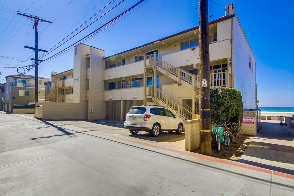 Virtual tour photo 1 of 40 for 3755 Ocean Front Walk UNIT 15