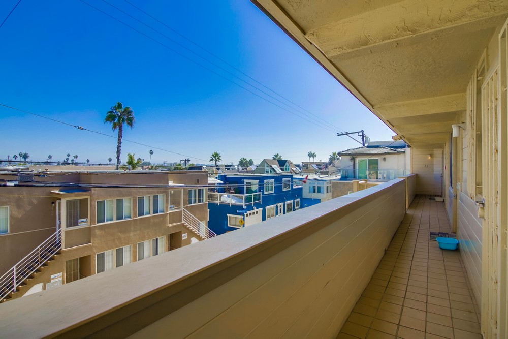 Virtual tour photo 3 of 40 for 3755 Ocean Front Walk UNIT 15
