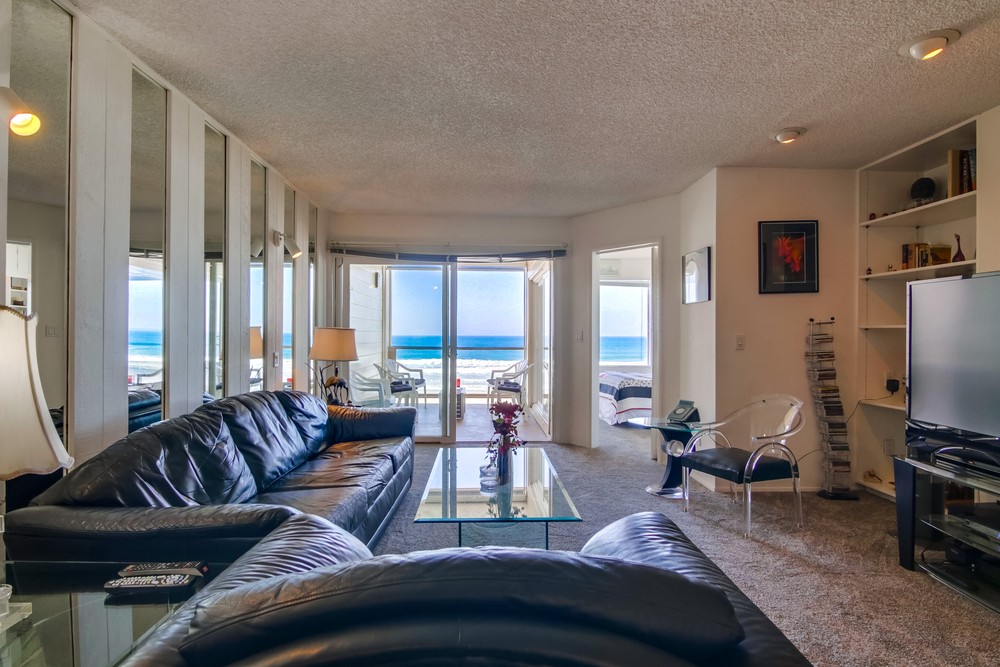 Virtual tour photo 9 of 40 for 3755 Ocean Front Walk UNIT 15