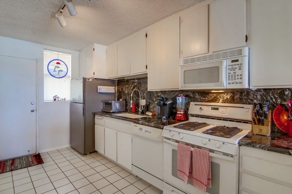 Virtual tour photo 17 of 40 for 3755 Ocean Front Walk UNIT 15