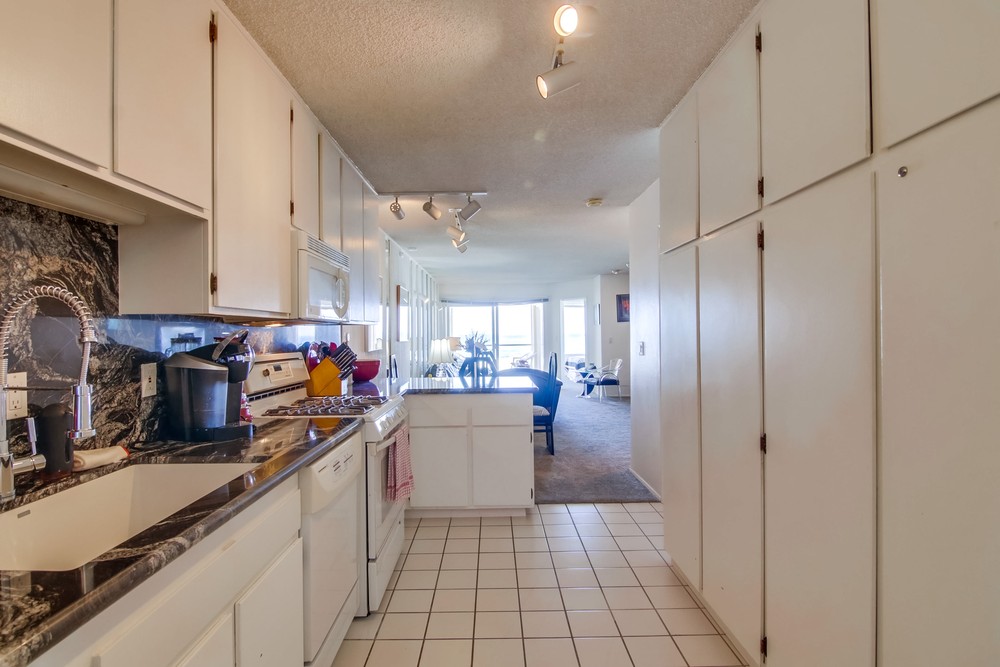 Virtual tour photo 19 of 40 for 3755 Ocean Front Walk UNIT 15