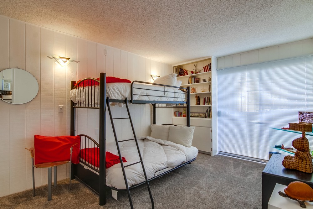 Virtual tour photo 22 of 40 for 3755 Ocean Front Walk UNIT 15