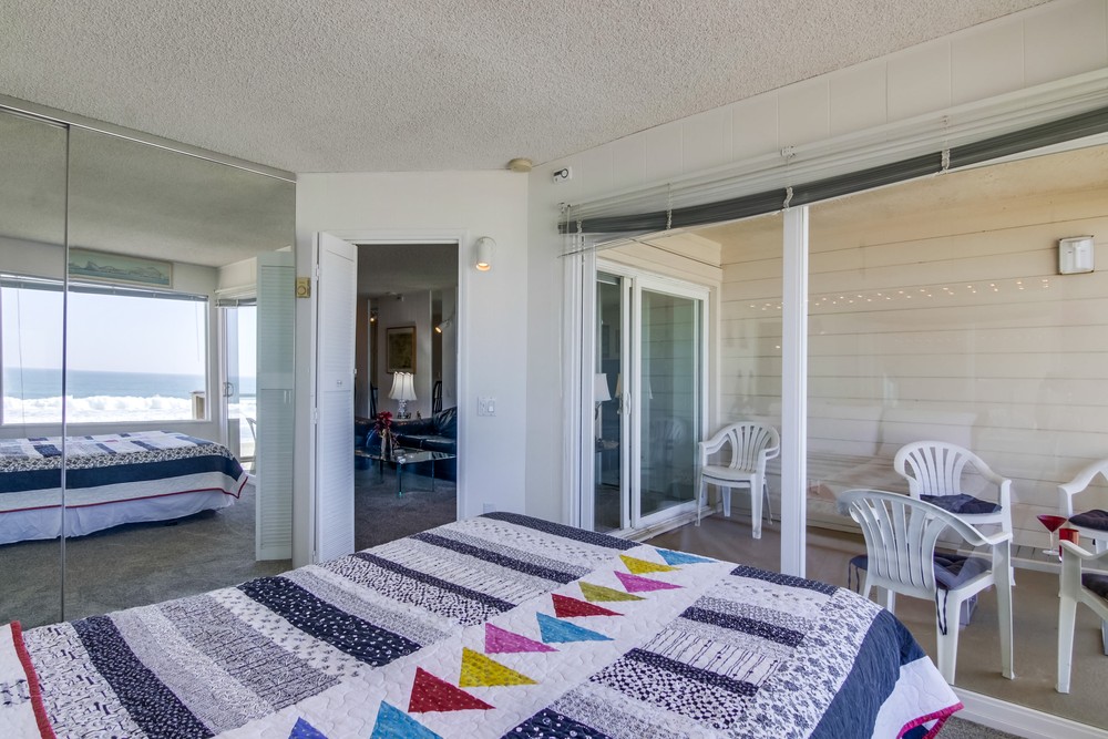 Virtual tour photo 28 of 40 for 3755 Ocean Front Walk UNIT 15