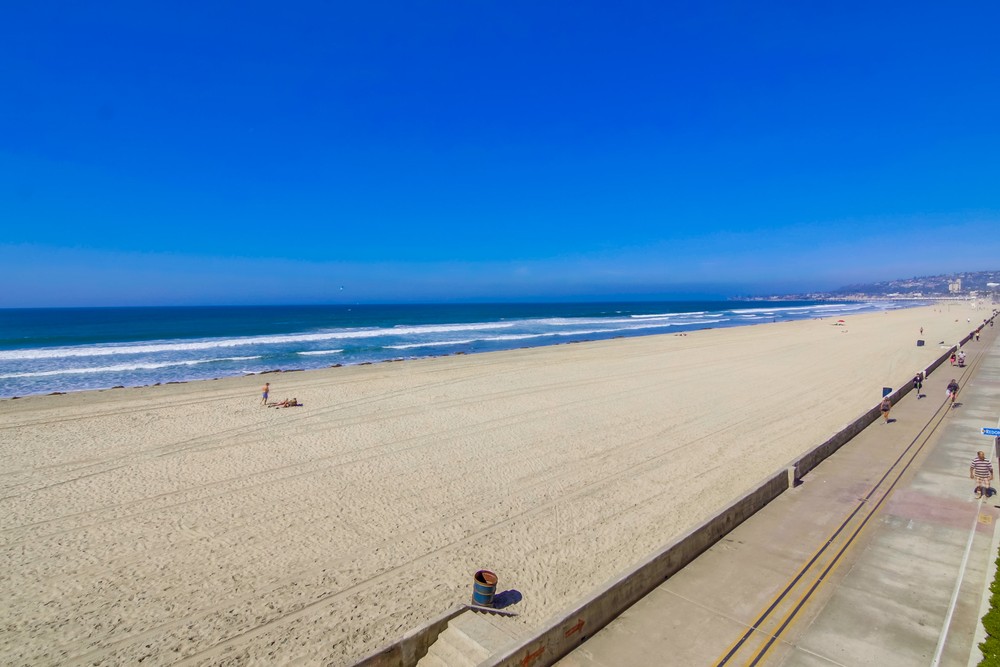 Virtual tour photo 35 of 40 for 3755 Ocean Front Walk UNIT 15