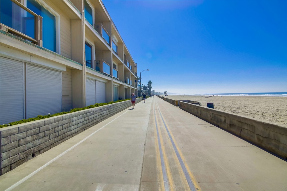 Virtual tour photo 39 of 40 for 3755 Ocean Front Walk UNIT 15