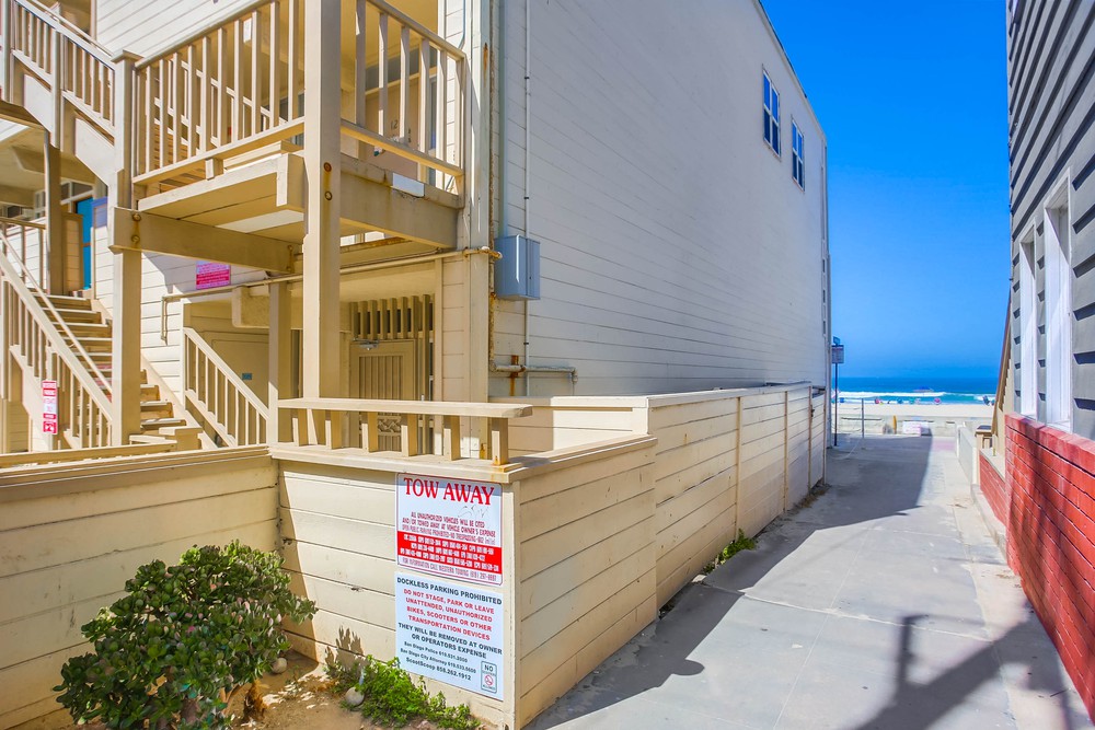 Virtual tour photo 3 of 37 for 3755 Ocean Front Walk UNIT 6