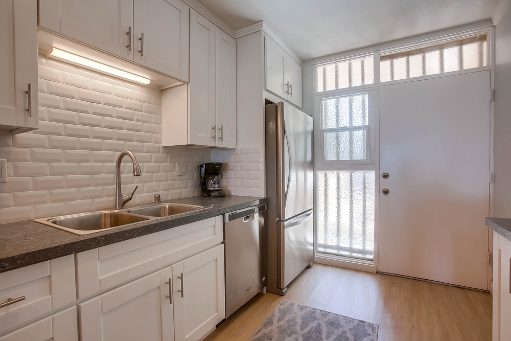 Virtual tour photo 14 of 37 for 3755 Ocean Front Walk UNIT 6