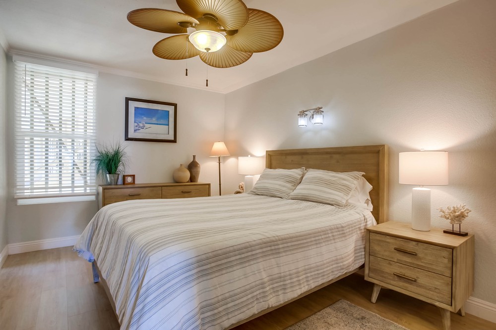 Virtual tour photo 22 of 37 for 3755 Ocean Front Walk UNIT 6