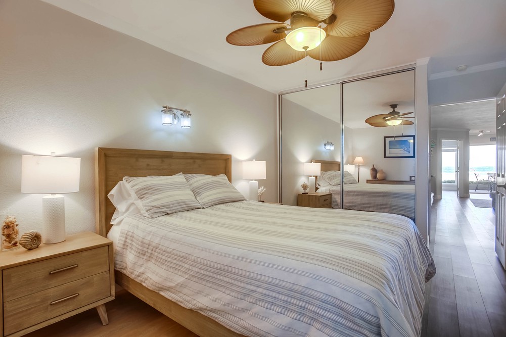 Virtual tour photo 24 of 37 for 3755 Ocean Front Walk UNIT 6