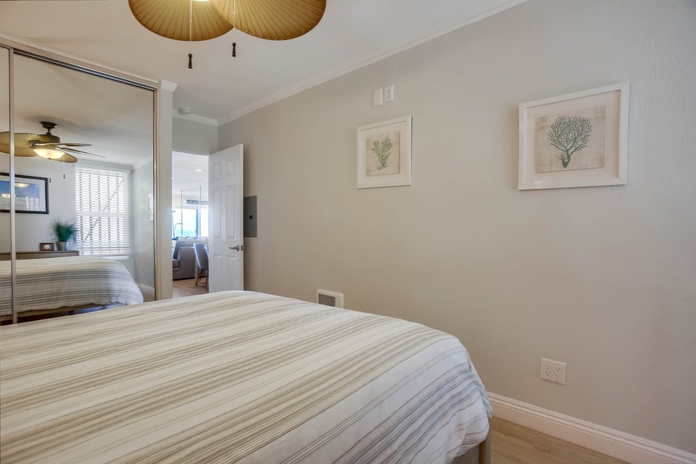 Virtual tour photo 25 of 37 for 3755 Ocean Front Walk UNIT 6