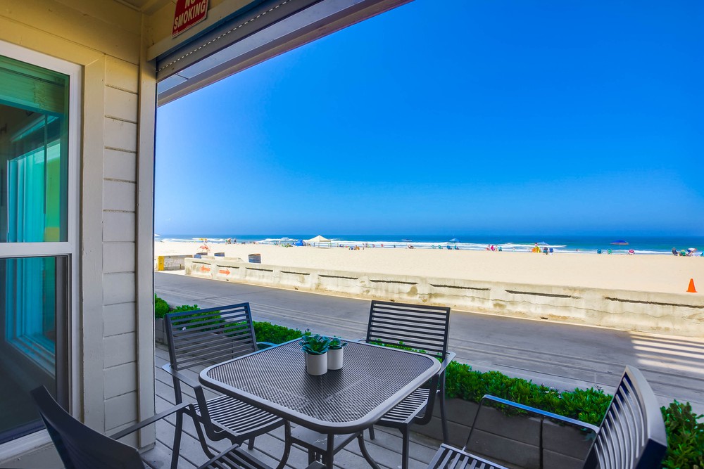 Virtual tour photo 28 of 37 for 3755 Ocean Front Walk UNIT 6