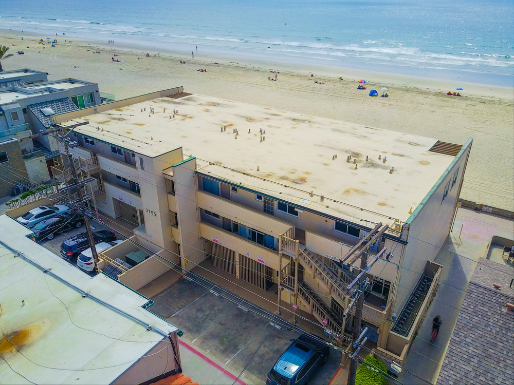 Virtual tour photo 3 of 28 for 3755 Ocean Front Walk