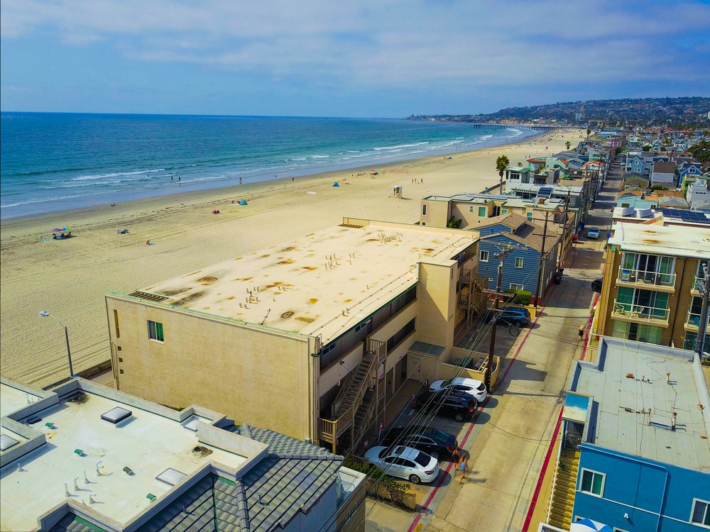 Virtual tour photo 5 of 28 for 3755 Ocean Front Walk