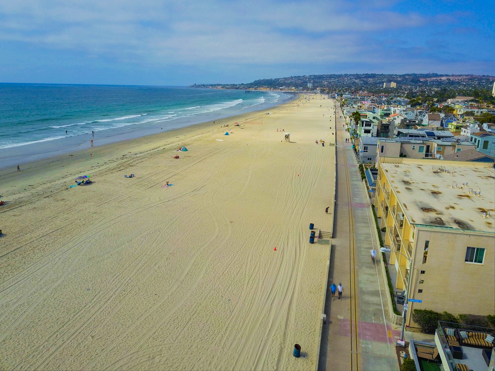 Virtual tour photo 6 of 28 for 3755 Ocean Front Walk