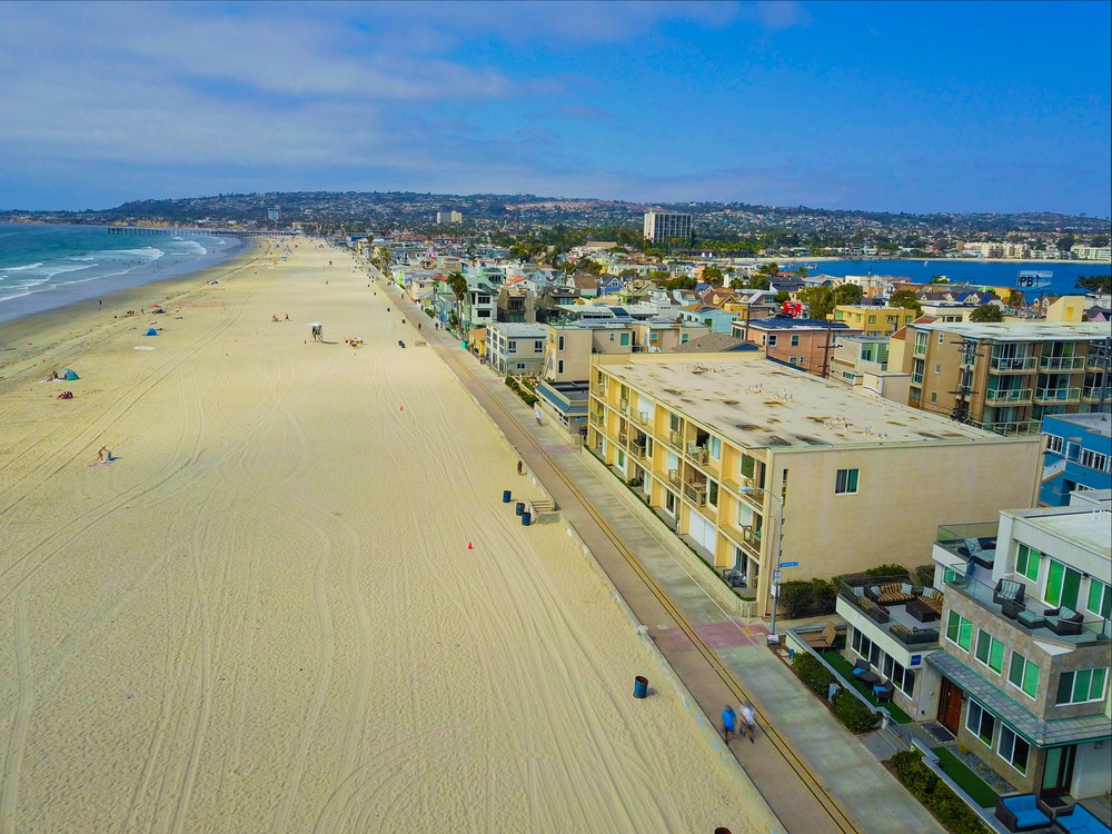 Virtual tour photo 7 of 28 for 3755 Ocean Front Walk