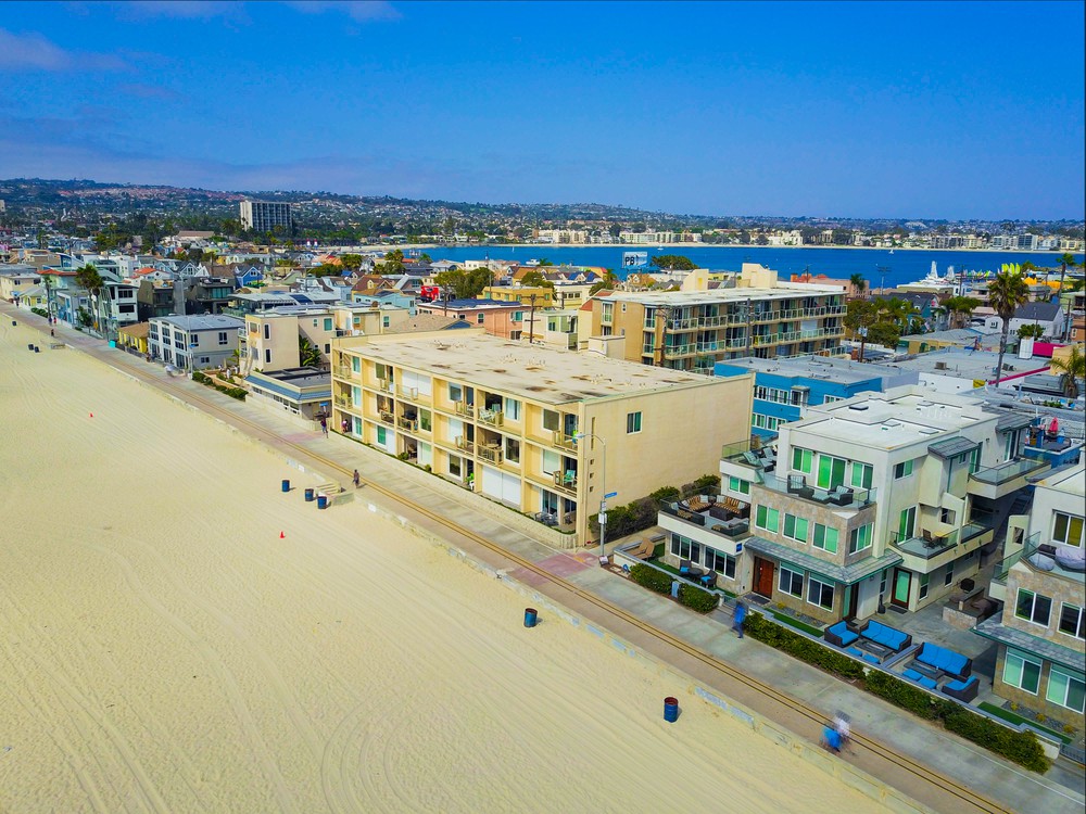 Virtual tour photo 8 of 28 for 3755 Ocean Front Walk