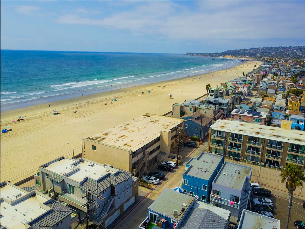 Virtual tour photo 17 of 28 for 3755 Ocean Front Walk