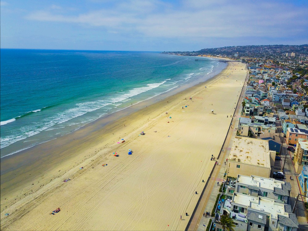 Virtual tour photo 18 of 28 for 3755 Ocean Front Walk