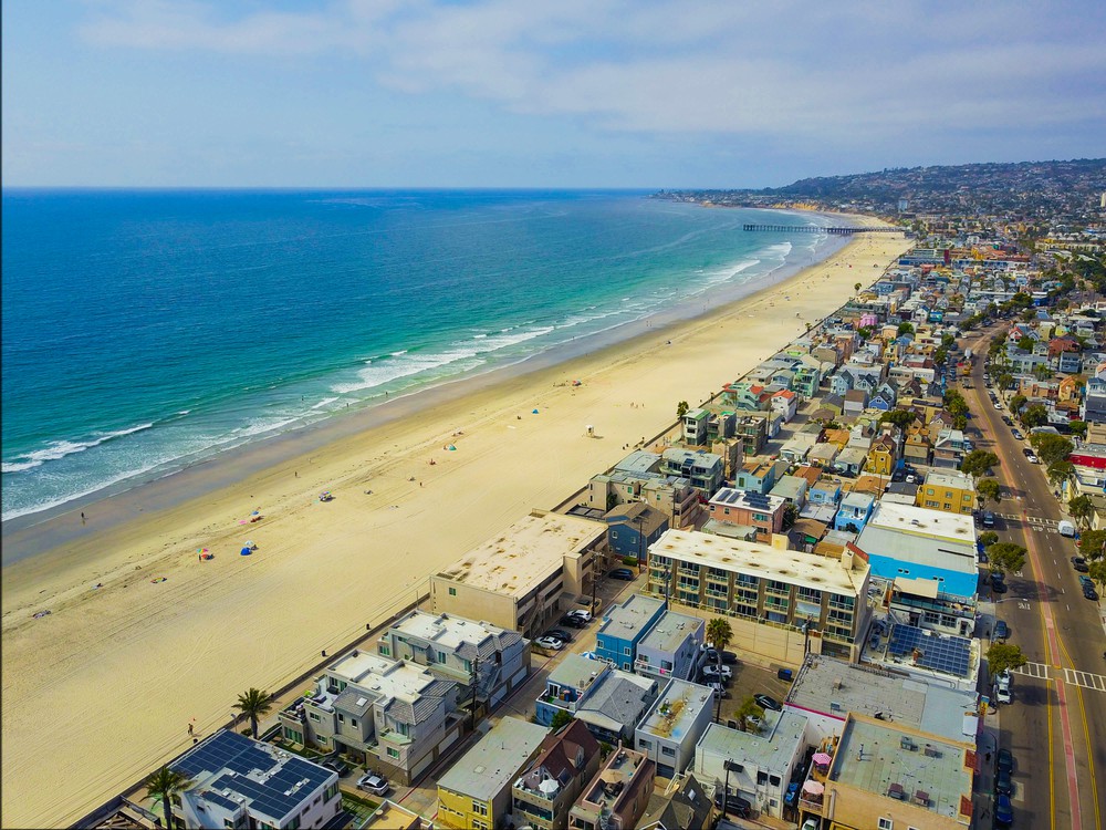 Virtual tour photo 25 of 28 for 3755 Ocean Front Walk