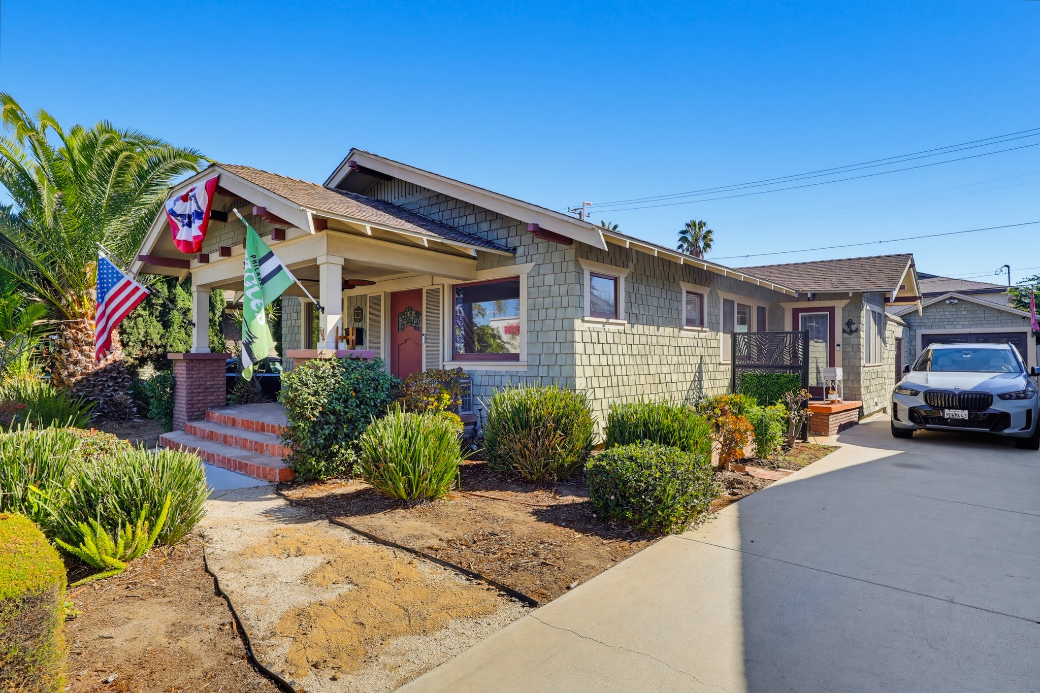 Virtual tour photo 3 of 43 for 376 Orizaba Ave